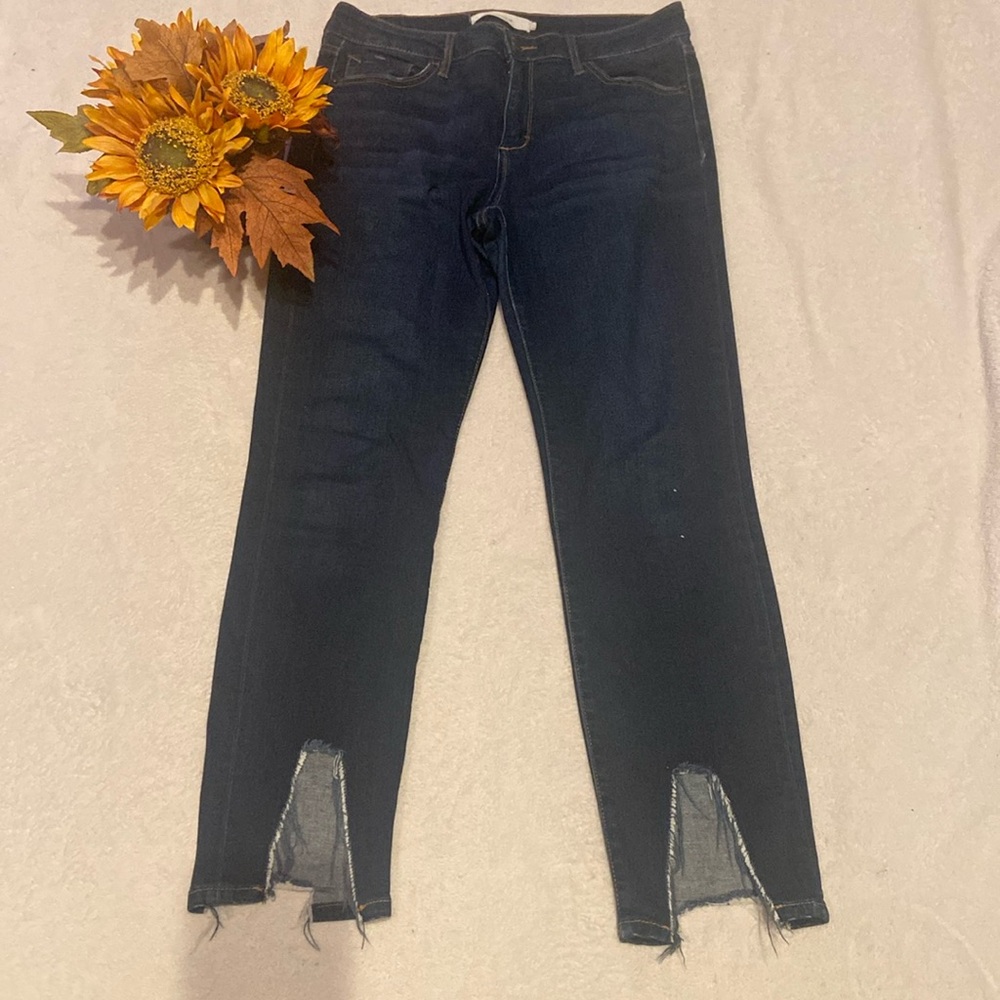 HIDDEN Jeans Distressed Hem Size 30 Jeans